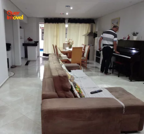 Imagem Imperdível Casa em Condomínio em Ribeirão Preto - 3 Quartos, 3 Suítes, 2 Salas, 4 Banheiros, 4 Vagas, 240m² no Jardim Valencia