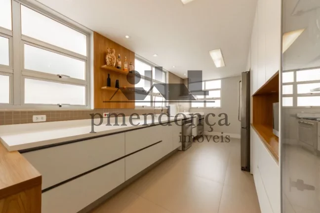 Imagem Apartamento reformado e mobiliado, com 198m² próximo ao Parque do Ibirapuera!