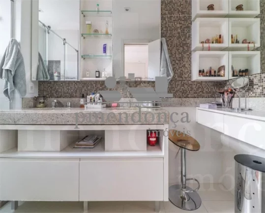 Imagem Excelente apartamento da construtora Paulo Mauro com 3 suítes e 4 vagas, 220m²