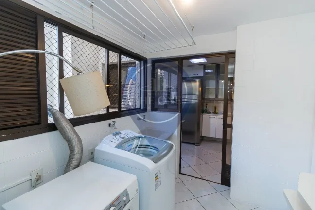 Imagem Aluguel de apartamento de luxo em Indianópolis, São Paulo-SP: 4 quartos, 1 suíte, 2 salas, 3 banheiros, 2 vagas, 140m².