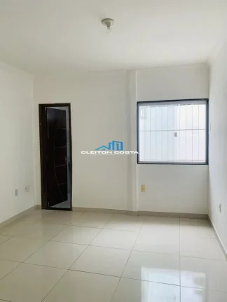 Imagem Casa para Venda em Feira de Santana, Tomba, 3 dormitórios, 1 suíte, 2 banheiros