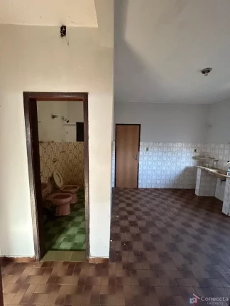 Imagem Casa à Venda no Jardim Paulistano em Patos de Minas – 2 Quartos, Garagem Coberta e Terreno Amplo