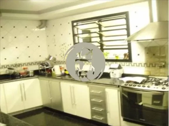 Imagem CASA COM 3 DORMITÓRIOS SENDO 2 SUÍTES, 1 BANHEIRO SOCIAL, COPA, COZINHA, LAVABO, DEPENDÊNCIA PARA...