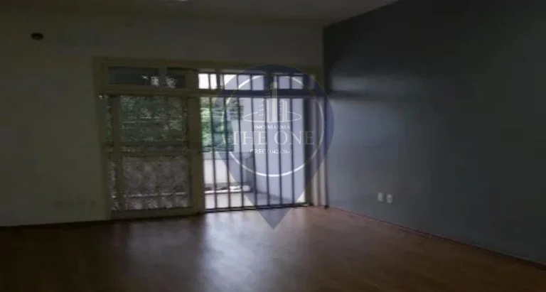 Imagem Casa para locação na Vila Mariana, São Paulo-SP: 9 quartos, 3 banheiros, 5 vagas de garagem e 414m² de área.