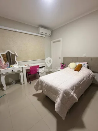 Imagem Casa térrea a venda em Condomínio bem localizado