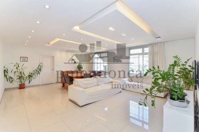 Imagem Apartamento encantador à venda em Higienópolis, com 3 quartos ( 1 suíte ) e 1 vaga, 191m²