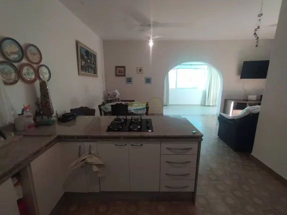 Imagem Casa a 500m da Praia de Peruibe, 4 dorms perto de toda rede comercial