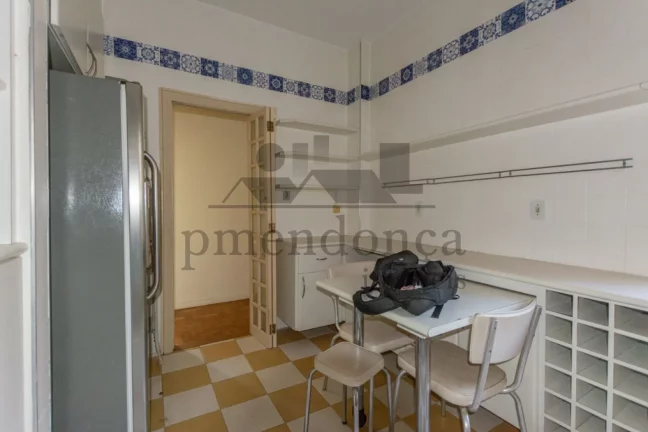 Imagem Apartamento em prédio charmoso dos anos 50 em Higienópolis, 118m²