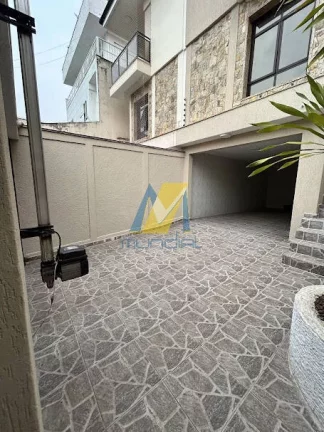 Imagem Um sobrado moderno, funcional e pronto para receber sua família.
