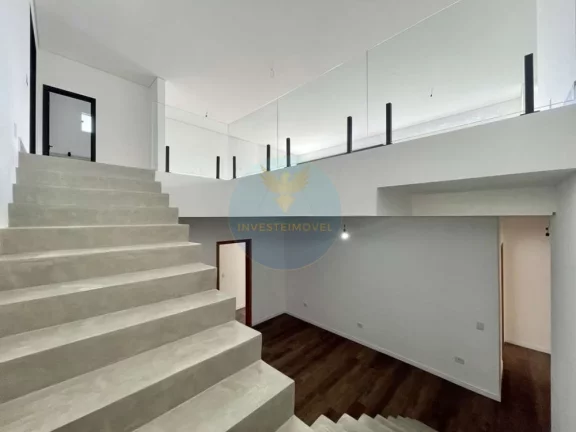 Imagem Casa em Condomínio a Venda no bairro Granja Viana - Carapicuíba, SP