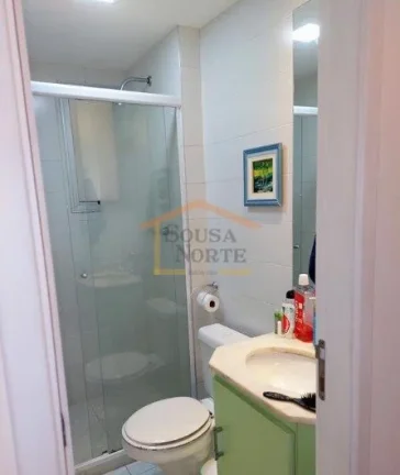 Imagem Apartamento com 61m², possui sala 2 ambientes com ar condicionado e sacada. Dispõe de 3 dormitóri...