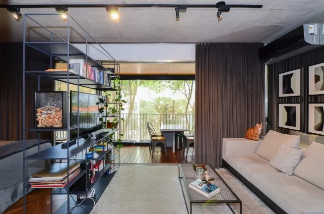 Imagem Studio Vila Mariana - 44M², 1 Dorm, 1 Vaga Demarcada, Varanda, Armários, Piscina, Churrascaria, Academia, Lavanderia Coletiva.