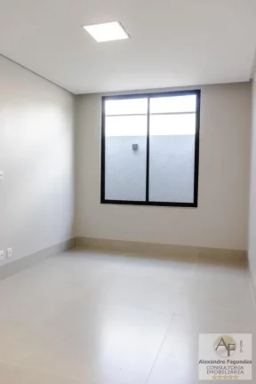 Imagem Casa em Condomínio para Venda em Senador Canedo, Jardins Bolonha, 4 dormitórios, 4 suítes, 5 banheiros, 4 vagas