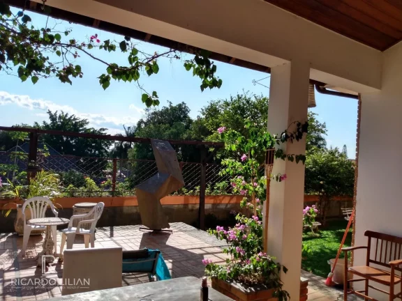 Imagem Sobrado Padrão localizado em área nobre do bairro de Interlagos