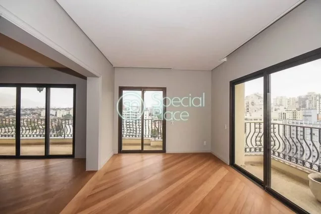 Imagem Ótima cobertura com 257m², Campo Belo, todos os ambientes com varanda e vista! Andar alto, living ...