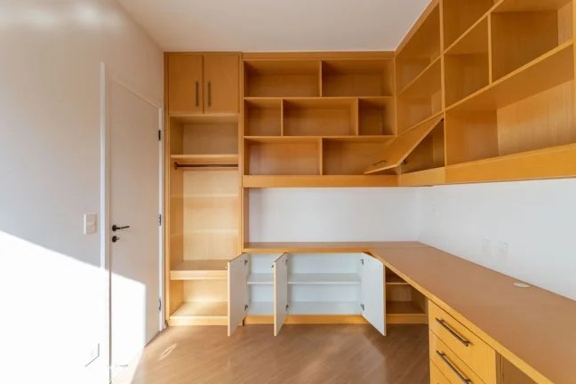 Imagem Apartamento 152M² Reformado, 4Q, 2 Suítes, 3 Banheiros, 3 Vagas, Piscina, Churrasqueira, Salão de Festas, Playground, Salão de Jogos, Espaço Gourmet.