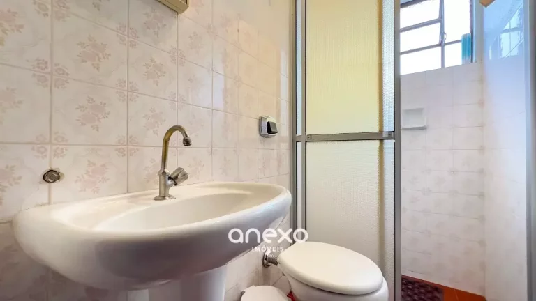 Imagem Linda Casa de 3 Dormitórios em Localização Privilegiada!