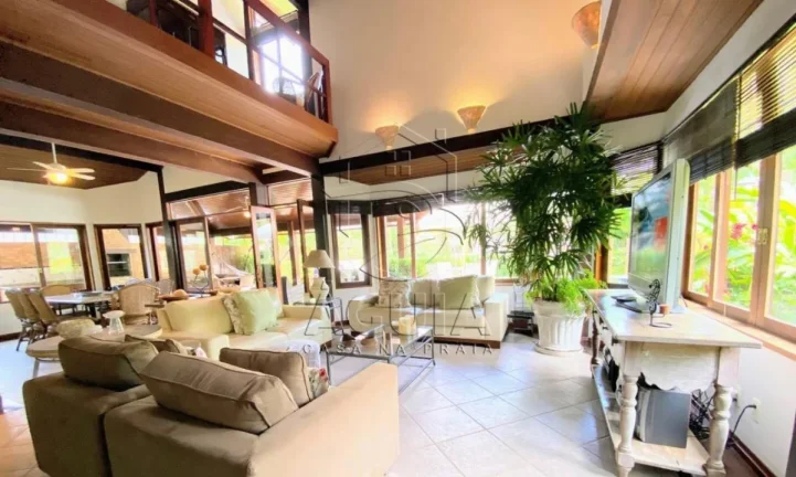 Imagem Casa de condomínio a 150 metros da praia do Lázaro em Ubatuba!