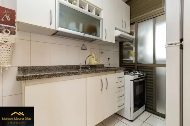 Imagem Apartamento com 75 m², 3 Dorm ( 1 suíte), Varanda, 1 Vaga , Edifício com Portaria 24 hs, Academia, Piscina e Churrasqueira