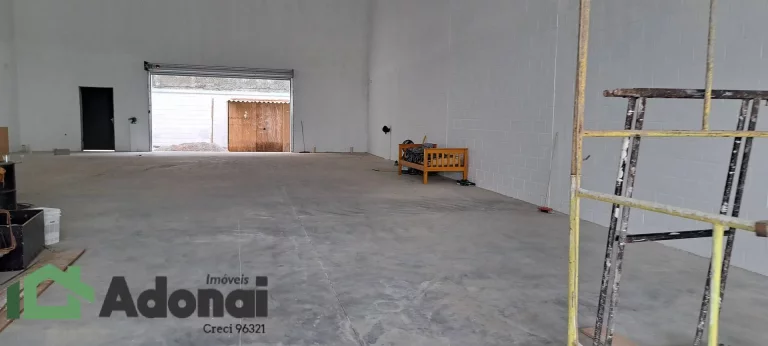 Imagem GALPÃO INDUSTRIAL - Área de 500m² com 362,50m² de área construída.