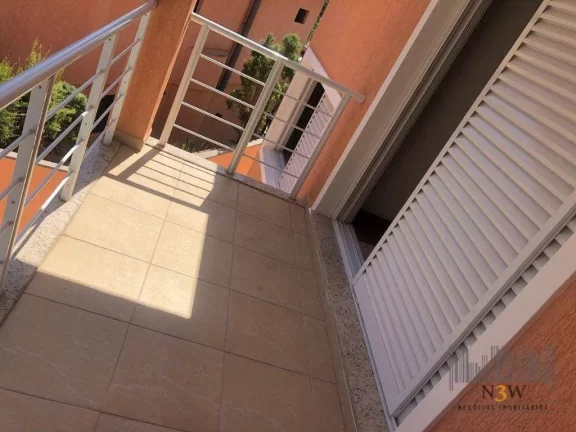 Imagem Sobrado à venda em Alphaville Barueri SP com 5 suítes, 4 vagas de garagem, piscina e 480m².