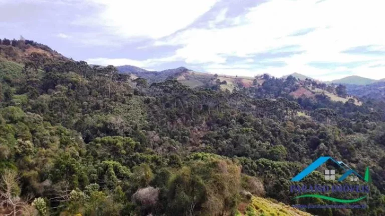 Imagem Paraíso Rural na Serra da Mantiqueira: Rancho com Vista Deslumbrante.