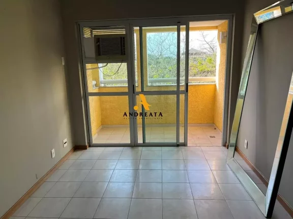 Imagem Mundo Novo - Barra da Tijuca - Praça Antonio Callado - Vendo ótimo apartamento duplex com 90m² - andar baixo com uma suite R$900.000,00