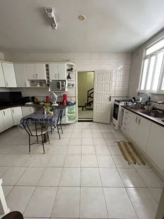 Imagem Casa à venda no bairro Atalaia - Espaçosa, 4 suítes, ótima localização!