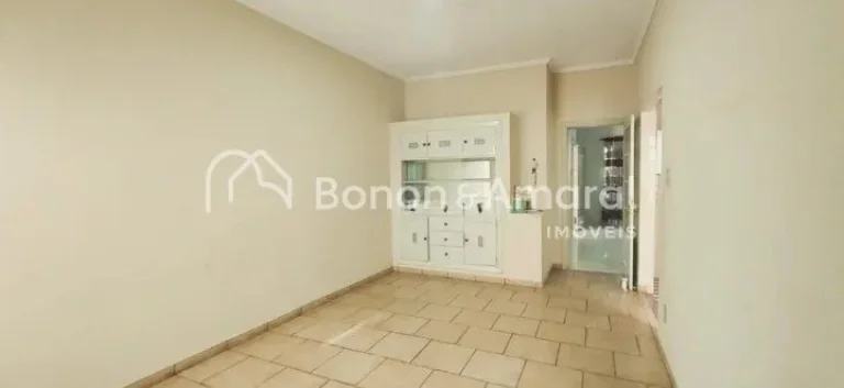 Imagem Casa em localização estratégica no coração do Guanabara, ideal para fins residenciais ou comerc...