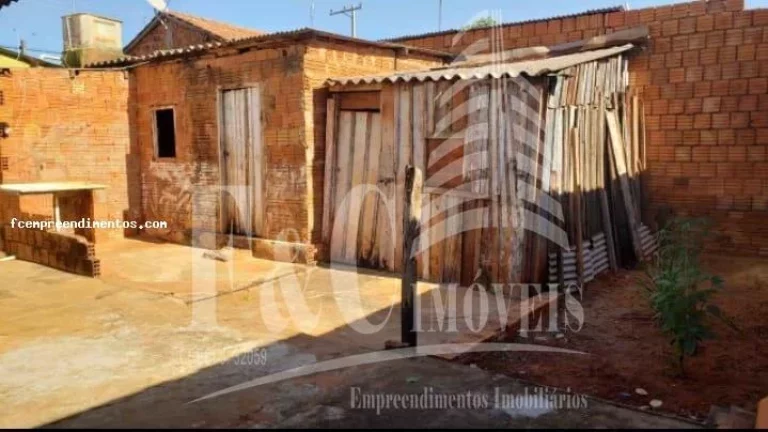 Imagem Casa para Venda em Pereira Barreto, Jardim São Francisco, 2 dormitórios, 2 banheiros, 6 vagas