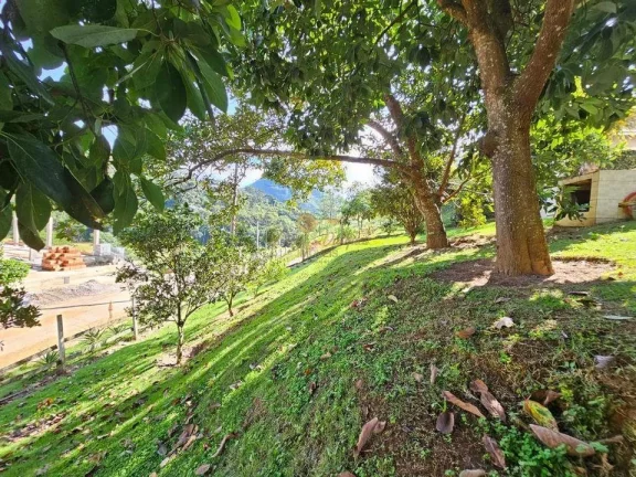 Imagem Casa em Condomínio para Venda em Teresópolis / RJ no bairro Vale Alpino