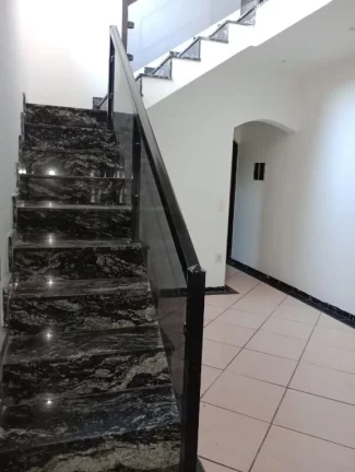 Imagem Sobrado com 3 dormitórios à venda, 321 m² por R$ 854.000,00 - Vila Perracini - Poá/SP
