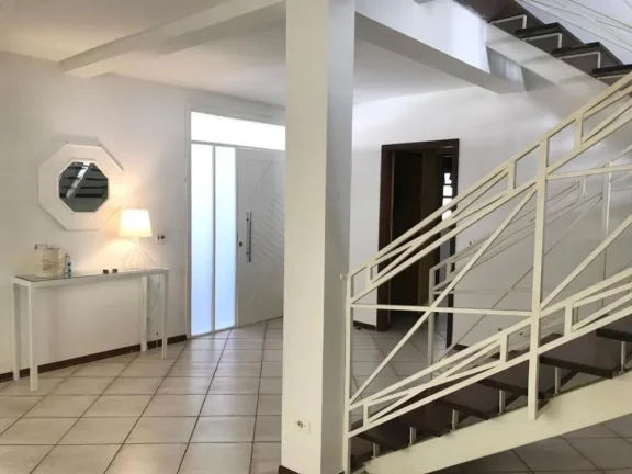 Imagem Casa no Res. Alpha 9 - 300m²