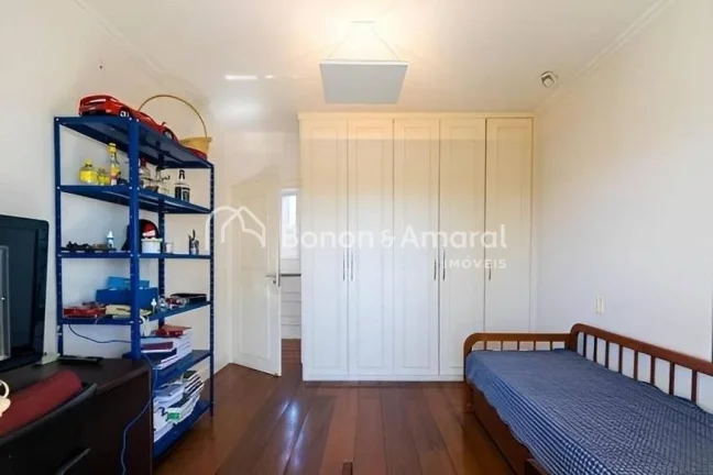 Imagem Lindo sobrado com 4 quartos, sendo 1 suíte máster, salas de jantar, estar e TV, cozinha planejada,...