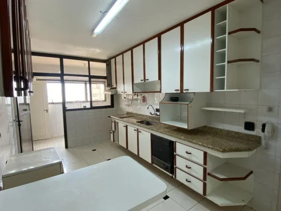 Imagem Apartamento 130M², 4Q, 1 Suíte, 4 Banheiros, 2 Vagas de Garagem, Piscina Adulto/Infantil, Salão de Festas, Churrasqueira, Playground, Espaço Gourmet.