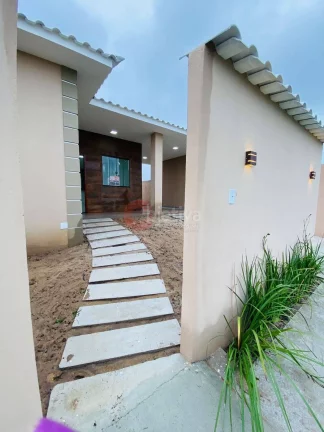 Imagem Casa linear em condomínio, 3 quartos, São Pedro da Aldeia - RJ