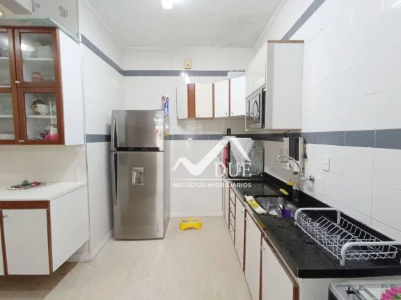 Imagem Casa com 2 dormitórios à venda, 105 m² por R$ 650.000,00 - Encruzilhada - Santos/SP