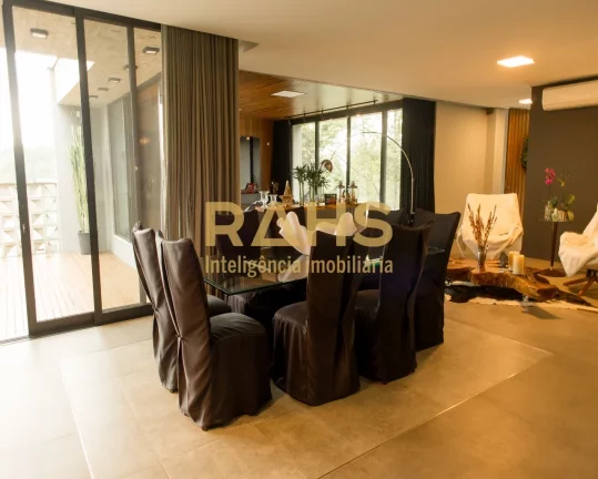 Imagem Residência alto padrão com design moderno, privacidade e exclusividade junto à natureza América,...