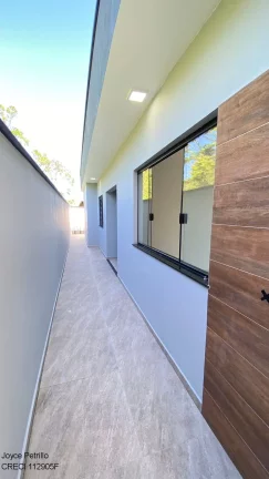 Imagem Casa com Piscina e Cascata a Venda em Peruíbe.