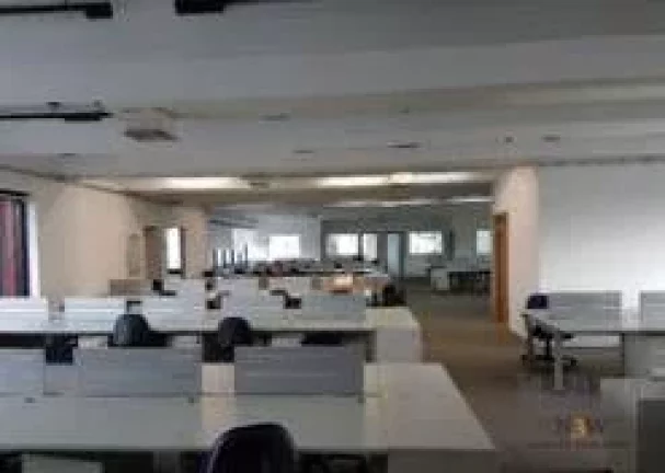 Imagem Sala comercial para locação na Lapa São Paulo SP com vão livre, 4 banheiros e 7 vagas de garagem e 419m²