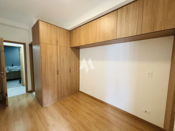 Imagem Apartamento à Venda com 2 dormitórios e vaga demarcada em José Menino, Santos/SP