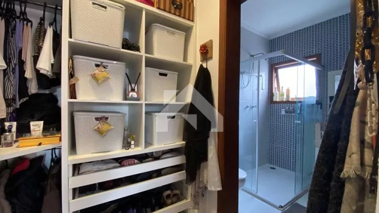 Imagem Casa de Condomínio em Moinho Velho - Cotia