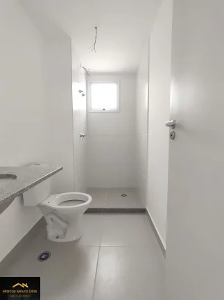 Imagem Apartamento ( Studio) com 1 Dormitório na Vila Romana, Novo, Vista Livre. Banheiro com Janela