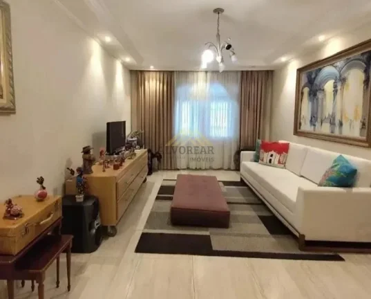 Lindo Sobrado com Edícula – 2 Suítes e 2 Vagas