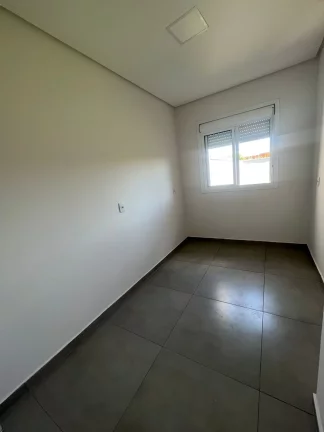Imagem Linda casa de 2 dormitórios com um excelente acabamento em localização Excelente