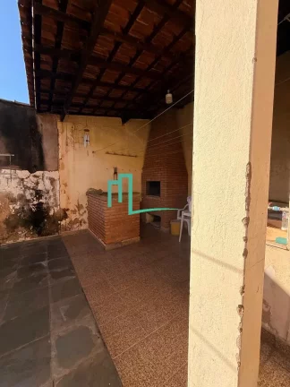 Imagem Casa à venda em Franca-SP, bairro Santo Agostinho: 03 quartos, 1 suíte, 1 sala, 3 banheiros, 2 vagas, 166 m². Venha conferir!
