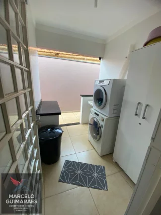 Imagem Casa à Venda 

 Parque Vista Alegre 3 Dormitórios sendo 1 suíte