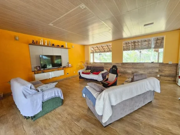 Imagem Casa em Condomínio para Venda em Teresópolis / RJ no bairro Vale Alpino