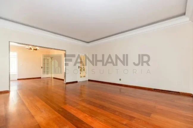Imagem Casa de luxo no Jardim Paulista: 4 quartos, 3 suítes, 5 banheiros, 4 vagas. 400m² de área. Venda ou locação em SP.