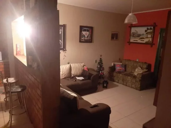 Imagem Ótimo Investimento !!! - Casa, e mais dois Kit Nets, centro de Pinhal